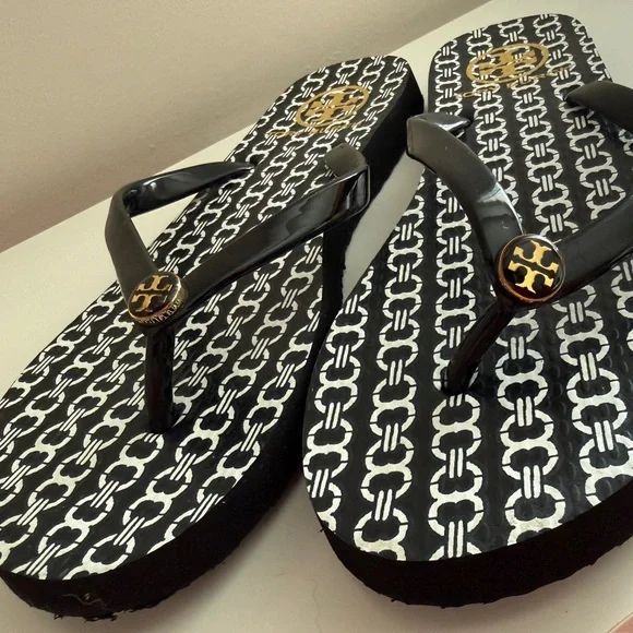 Tory Burch Gemini Link Flip Flops - Picture 2 of 4